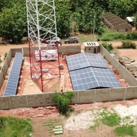 非洲提供离网太阳能+付费电视即付即用服务